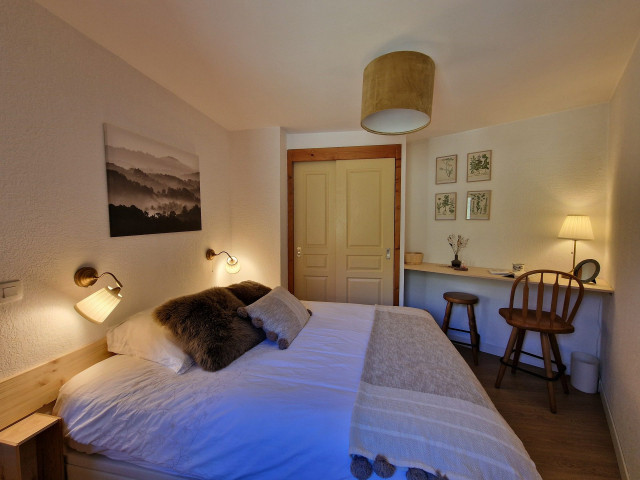 _lv_images__lot_0013040144_04_30159989