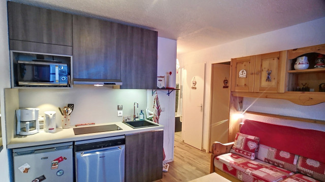 _lv_images__lot_0013040149_02_28840796