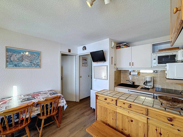 _lv_images__lot_0013040151_03_29833843