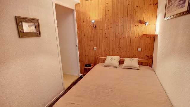 _lv_images__lot_0013040152_06_30101740