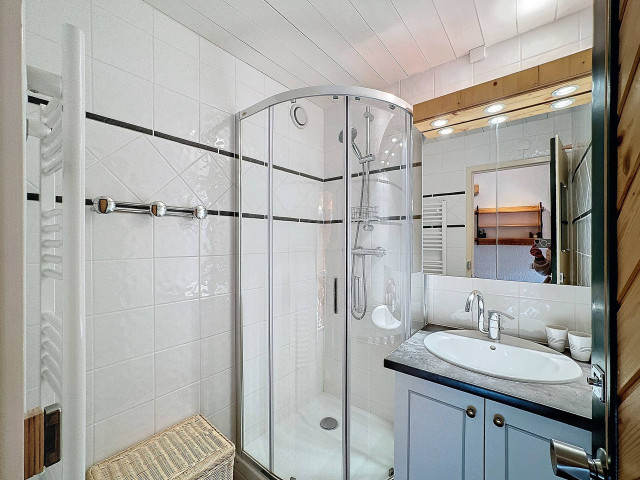 _lv_images__lot_0013040156_12_29804212