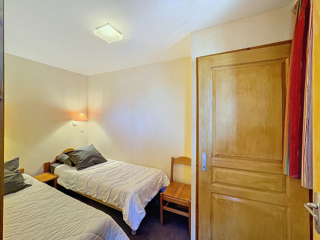 _lv_images__lot_0013040157_03_29744239