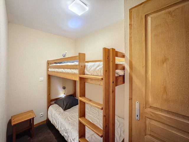 _lv_images__lot_0013040157_04_28644296