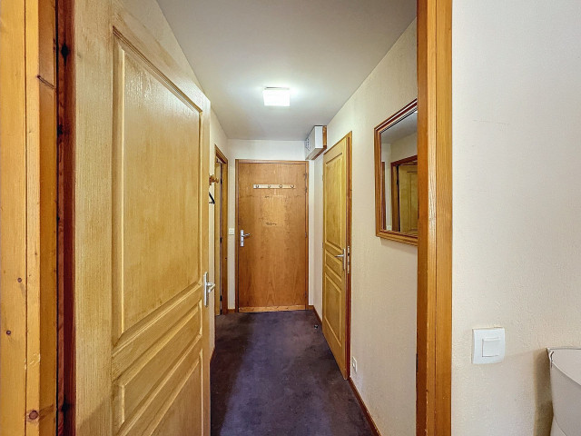 _lv_images__lot_0013040157_10_29644332