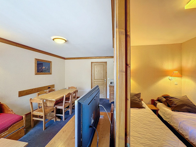 _lv_images__lot_0013040157_13_30029396