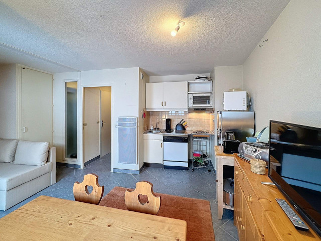 _lv_images__lot_0013040160_02_28217875