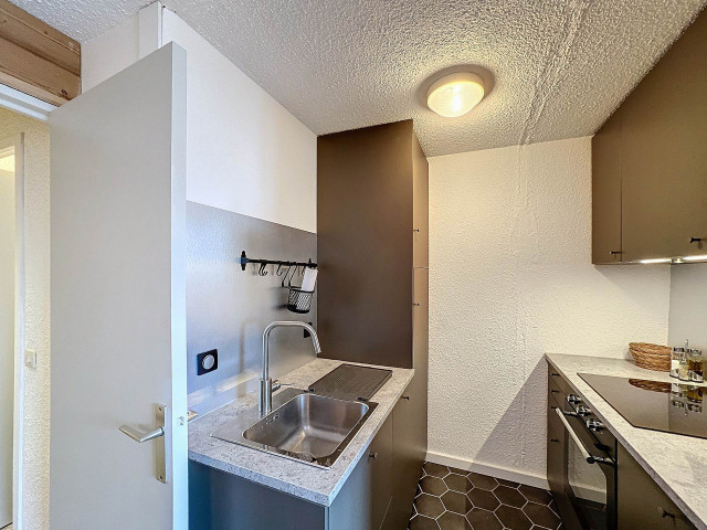 _lv_images__lot_0013040161_03_28335093