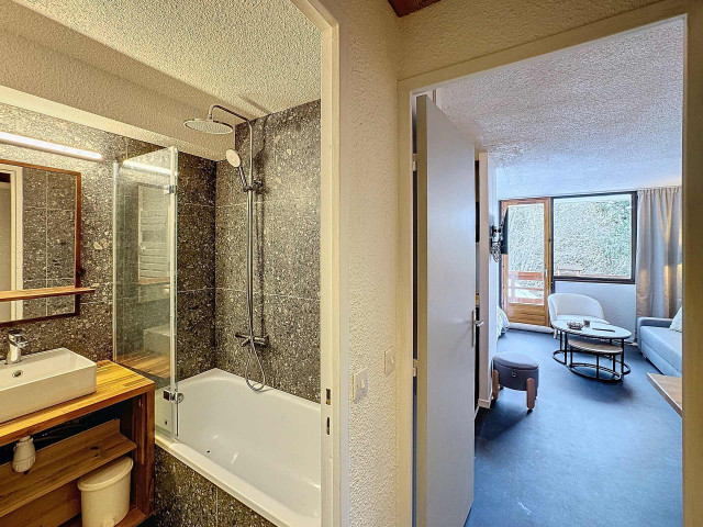 _lv_images__lot_0013040161_09_29858250