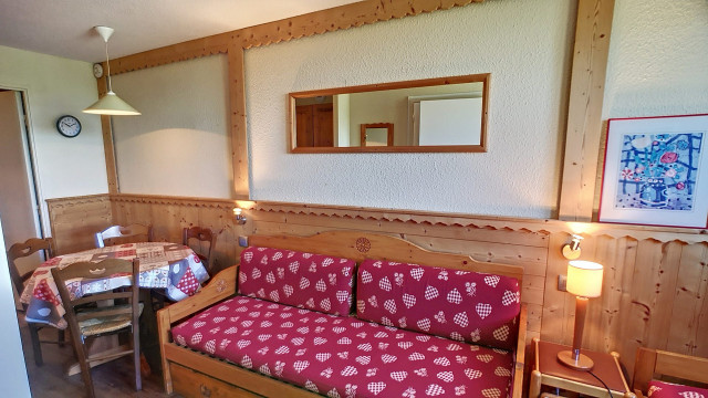 _lv_images__lot_0013040163_02_29987638