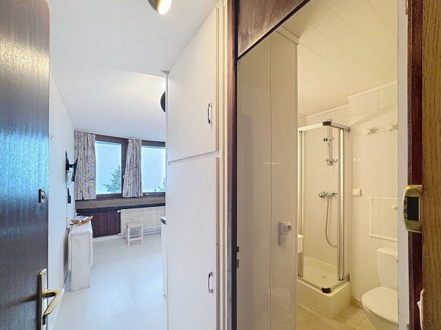 _lv_images__lot_0013040166_05_28550327