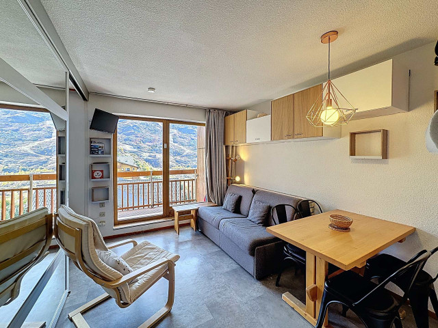 _lv_images__lot_0013040167_03_30159495