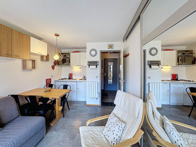 _lv_images__lot_0013040167_06_29925284