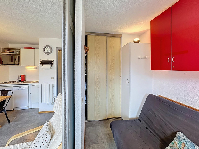 _lv_images__lot_0013040167_08_29763917