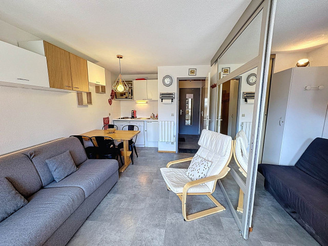 _lv_images__lot_0013040167_10_29264705