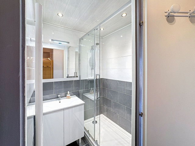 _lv_images__lot_0013040167_14_28159117