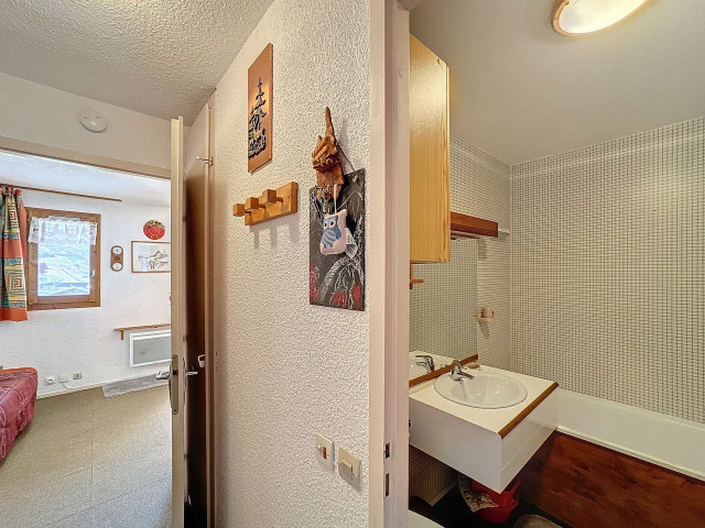 _lv_images__lot_0013040169_04_28276308