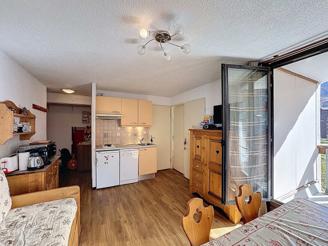 _lv_images__lot_0013040170_02_28612120