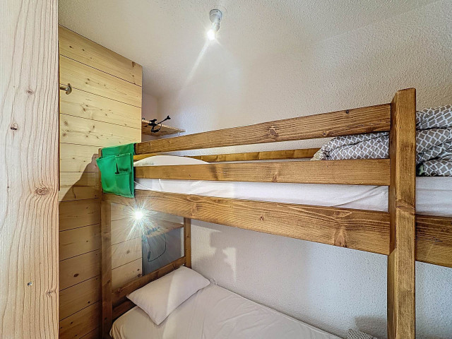 _lv_images__lot_0013040173_07_28452400