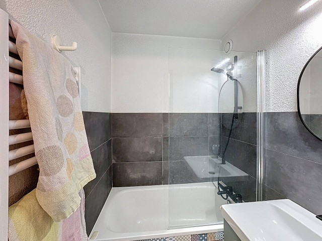 _lv_images__lot_0013040175_06_30307887