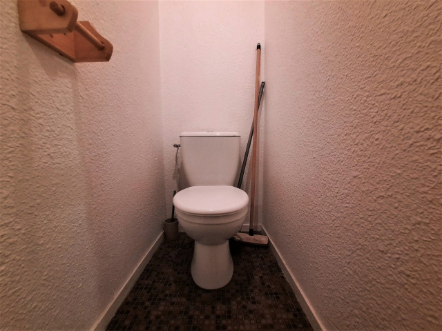 _lv_images__lot_0030410516_11_29984697