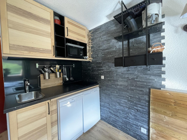 _lv_images__lot_0030620402_02_32597708