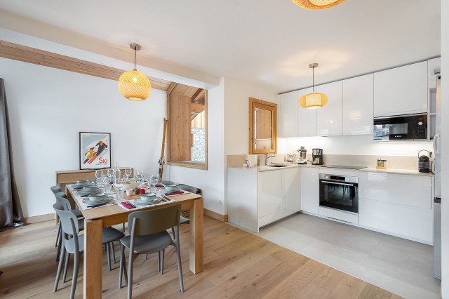 _lv_images__lot_0060511629_05_28221313