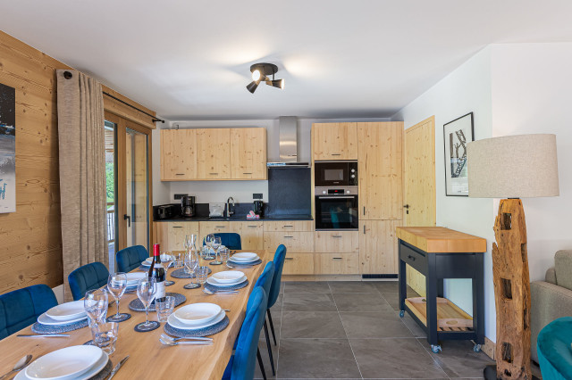 _lv_images__lot_0074061766_01_27896207