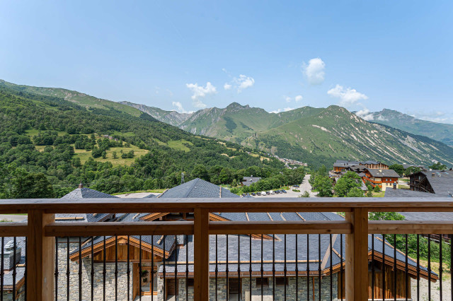 _lv_images__lot_0074061815_04_30824558