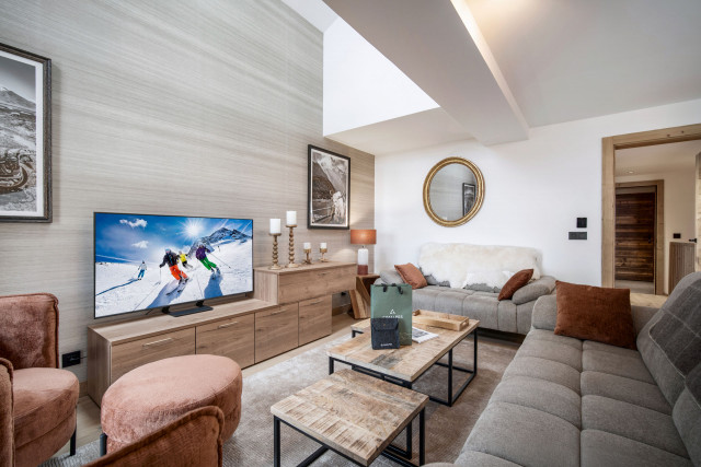 _lv_images__lot_0075553619_02_32243717