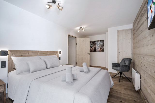_lv_images__lot_0075553807_08_32603148