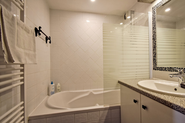 picture_estate_3919_fcbbe597-b731-4bf1-acd1-5f90475b1d01