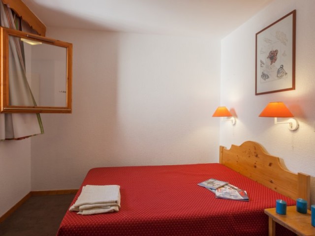 web-71635-43-260927 web-71635-43-260927